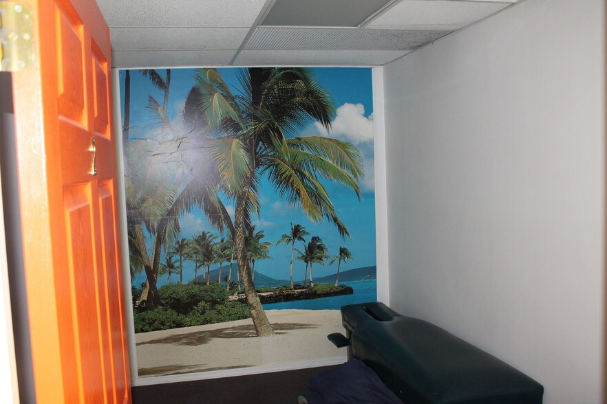 More Photos Of 3143 Main St, West Middlesex Storefront Retail Office For Lease