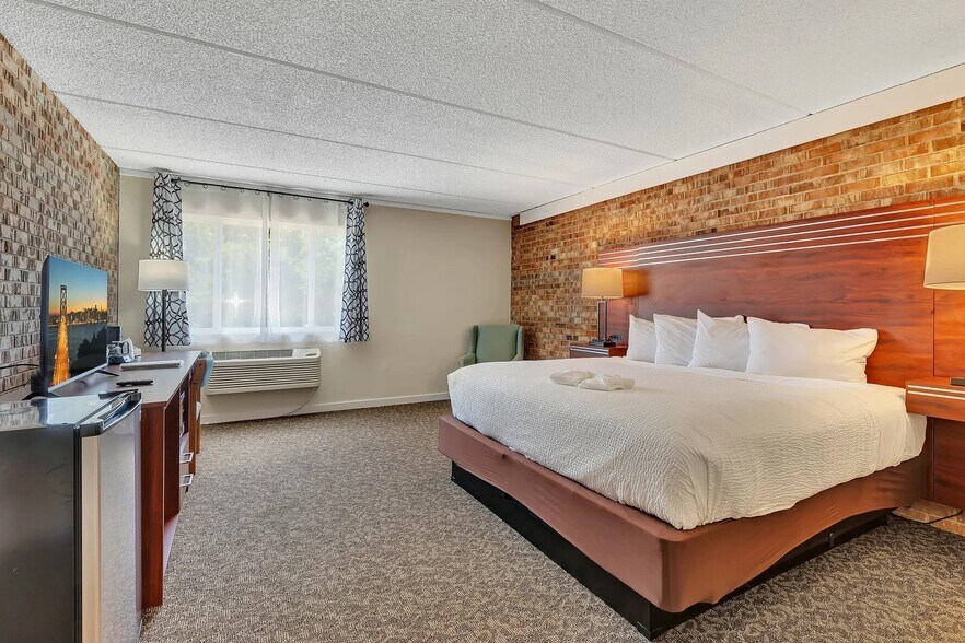 More Photos Of 200 E State 28 Hwy, Morris Hospitality For Sale