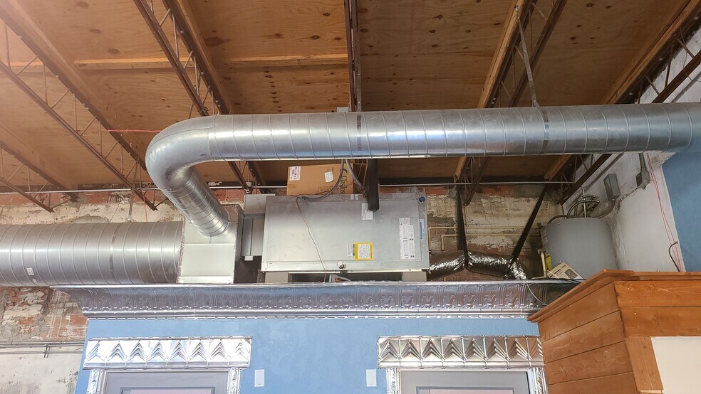 More Photos Of 221 6th St N, Texas City General Retail For Sale