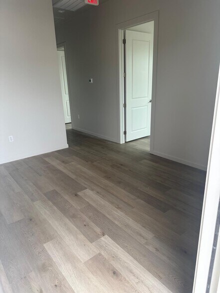 More Photos Of 607 Crystal Falls Pky, Leander Office For Sale