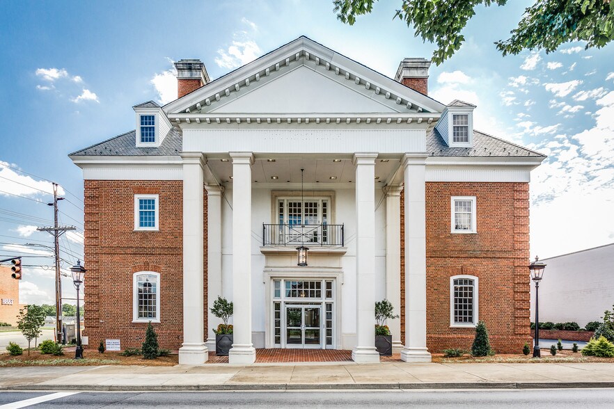 Primary Photo Of 134 E Church St, Martinsville Office For Lease