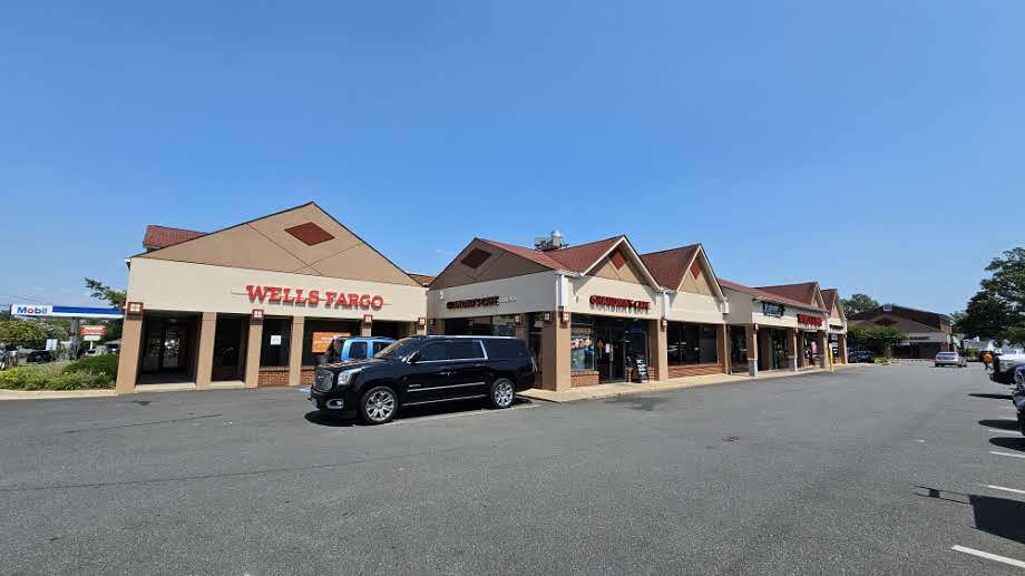 Primary Photo Of 8723 Richmond Hwy, Alexandria Unknown For Lease