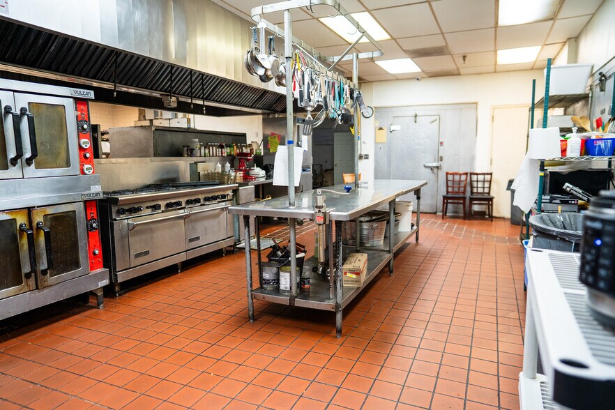More Photos Of 850 S Bluff St, Saint George Hotel For Lease