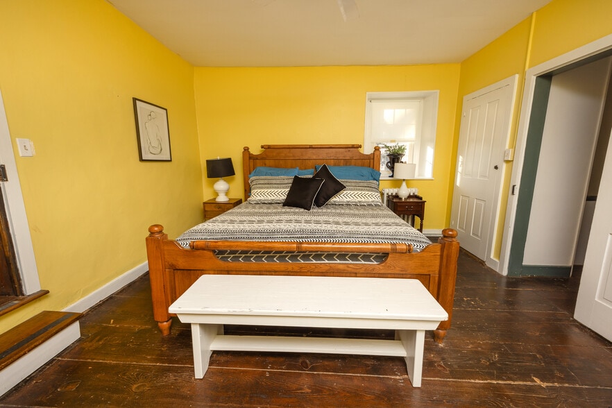 More Photos Of 6123 Lower York Rd, New Hope Specialty For Sale