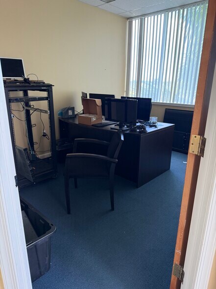 More Photos Of 10100 W Sample Rd, Coral Springs Office For Lease