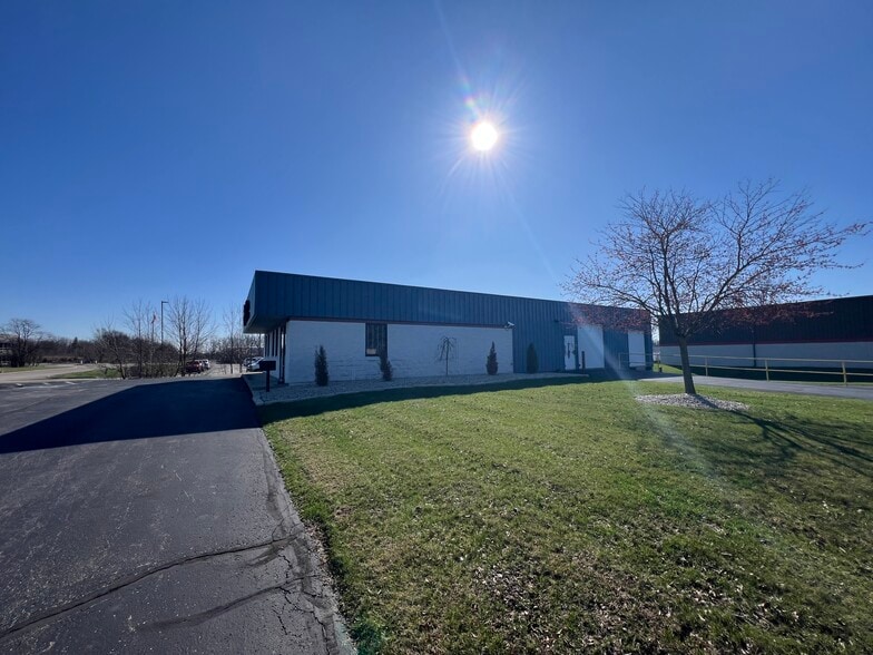 More Photos Of 4055 Championship Dr, Indianapolis Warehouse For Lease