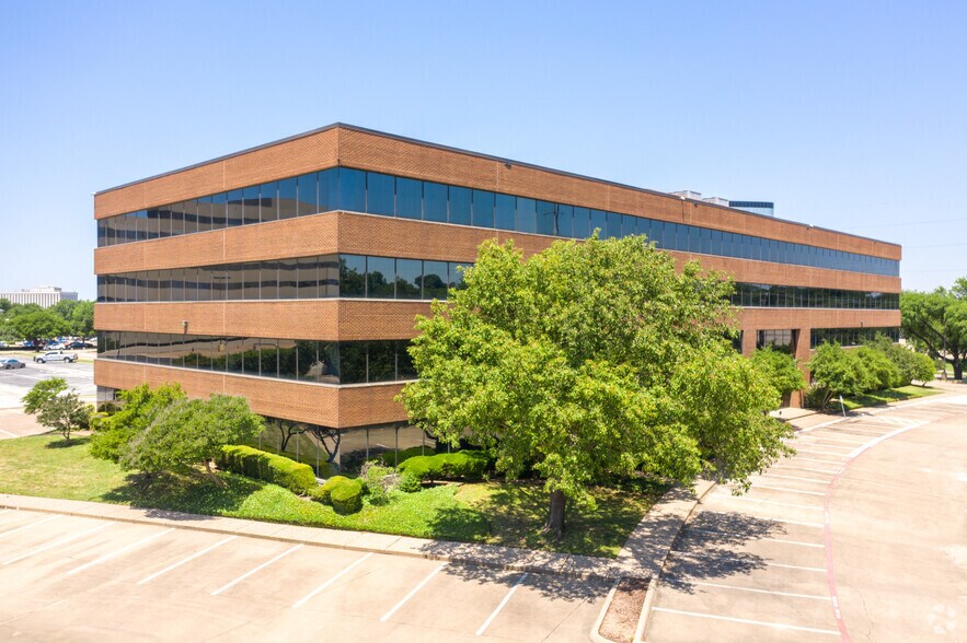 More Photos Of 1430 Empire Central Dr, Dallas Unknown For Lease