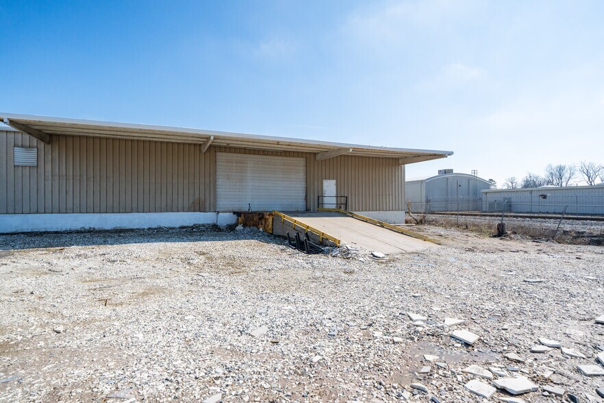 More Photos Of 1620 W 7th St, Owensboro Warehouse For Lease