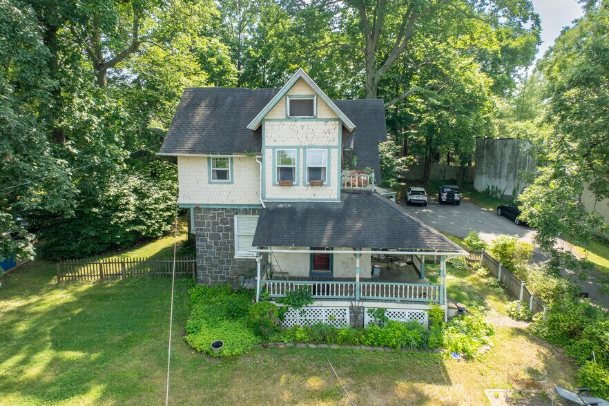 More Photos Of 234 Conestoga Rd, Wayne Specialty For Sale