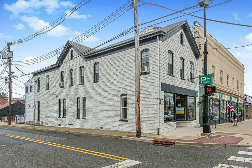 More Photos Of 135 Main St, Matawan Storefront Retail Residential For Lease