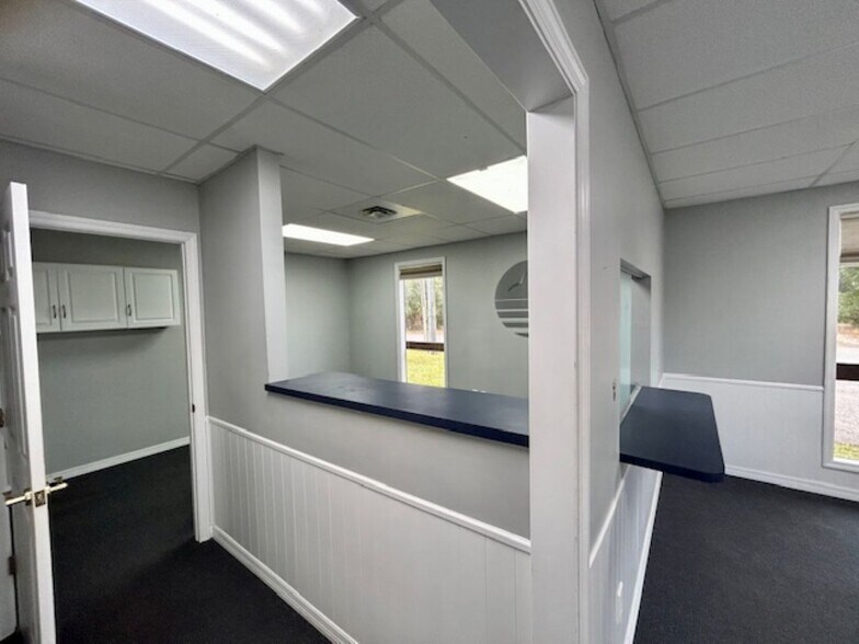 More Photos Of 45390 Green Ave, Callahan Office For Sale