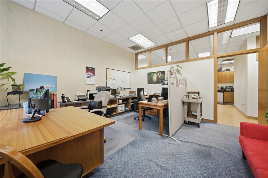 More Photos Of 700 University Ave, Sacramento Office For Lease