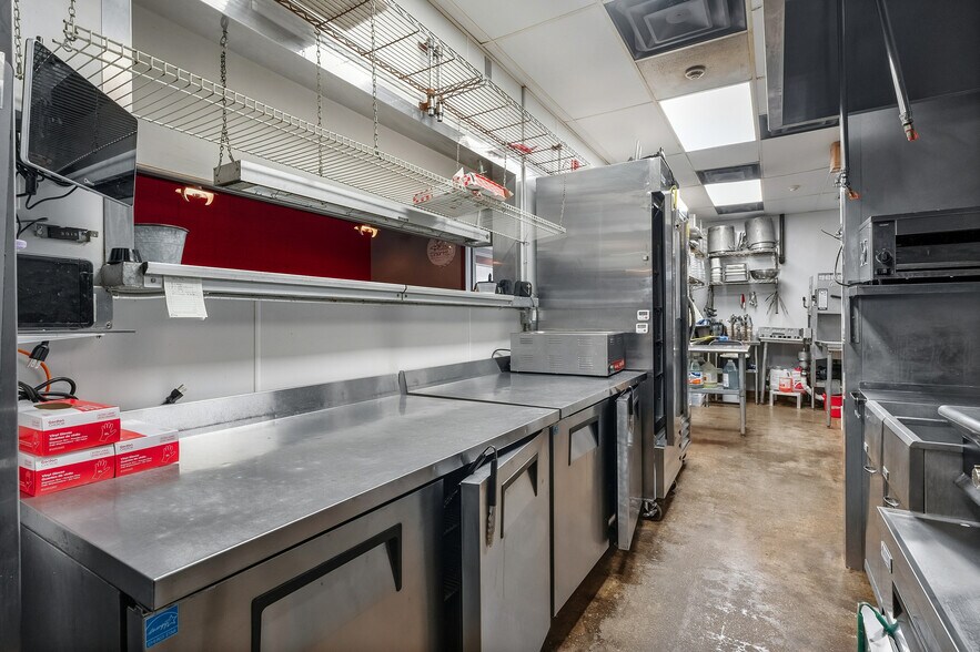 More Photos Of 117 E Allegan St, Otsego General Retail For Sale