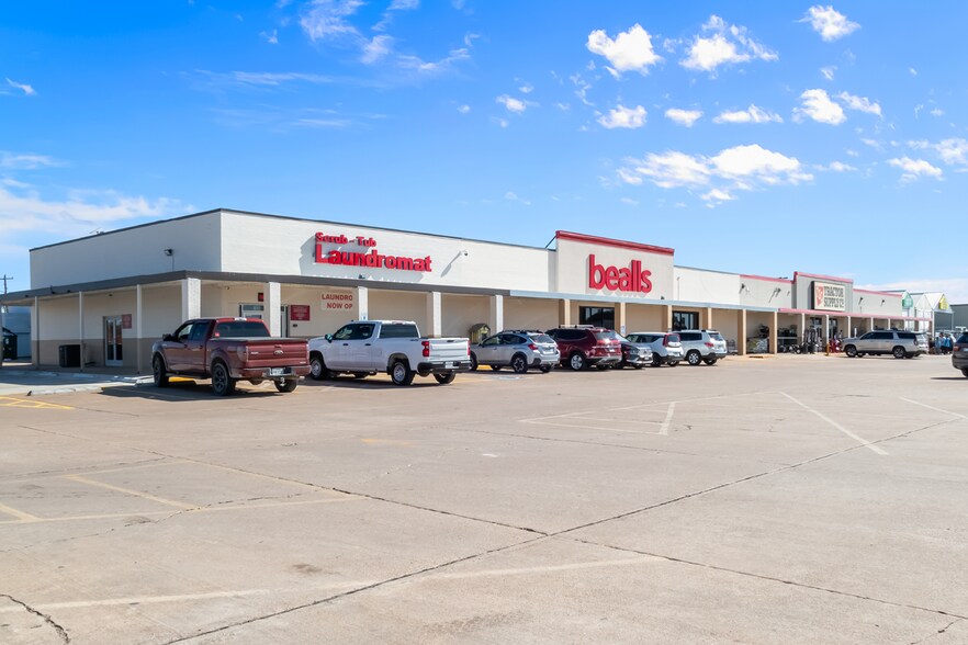 More Photos Of 2401 S State Highway 36, Gatesville Freestanding For Sale