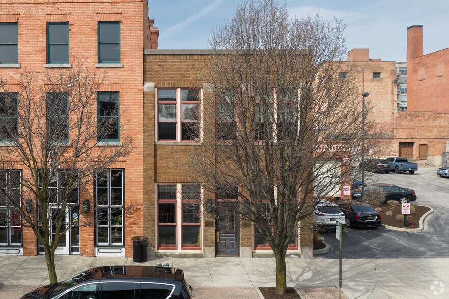 More Photos Of 24 S Huron St, Toledo Freestanding For Lease