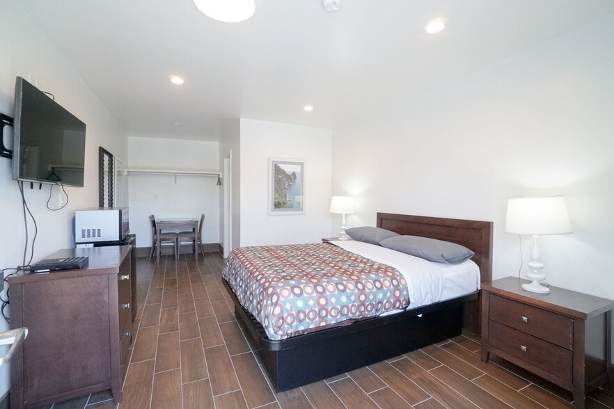 More Photos Of 3101 E Pacific Coast Hwy, Signal Hill Hotel For Sale