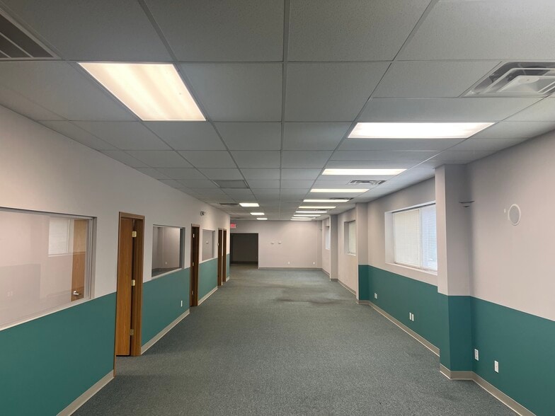 More Photos Of 3862 Race Rd, Cincinnati Light Manufacturing For Lease