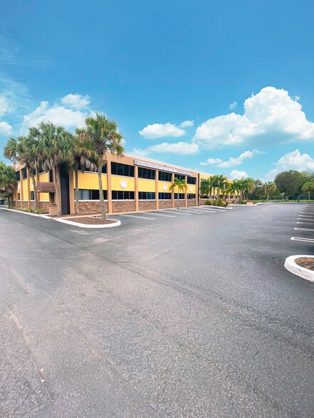 More Photos Of 200 Knuth Rd, Boynton Beach Medical For Lease