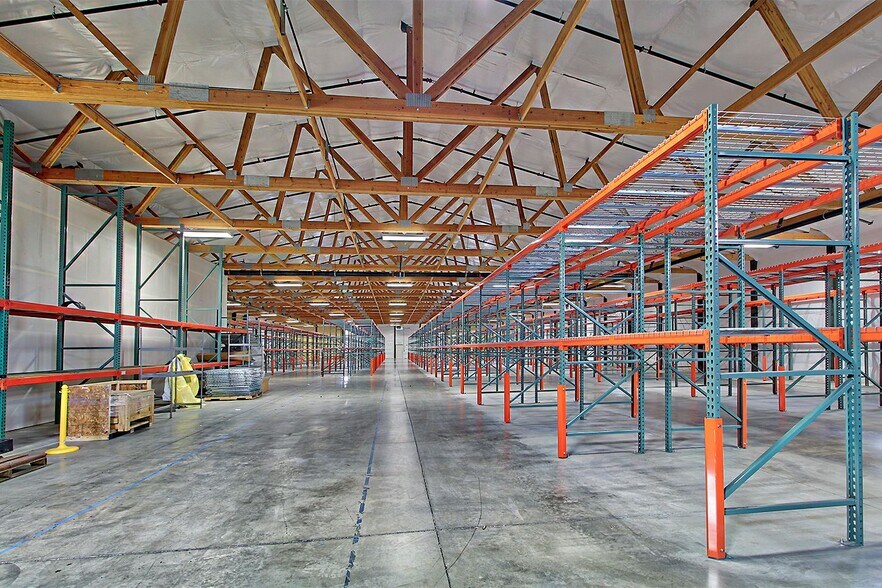 More Photos Of 1106 Airpark Ln, Sandpoint Warehouse For Lease