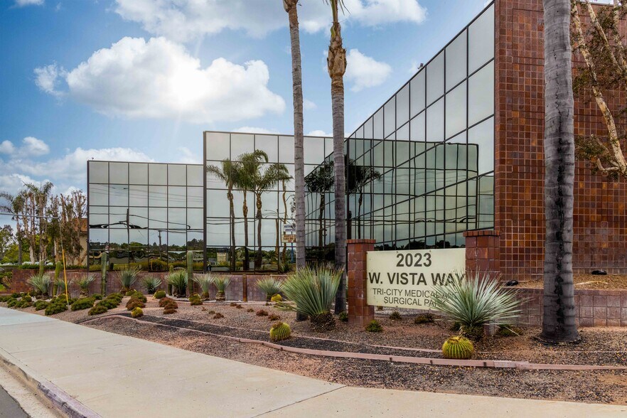 More Photos Of 2023 W Vista Way, Vista Medical For Lease