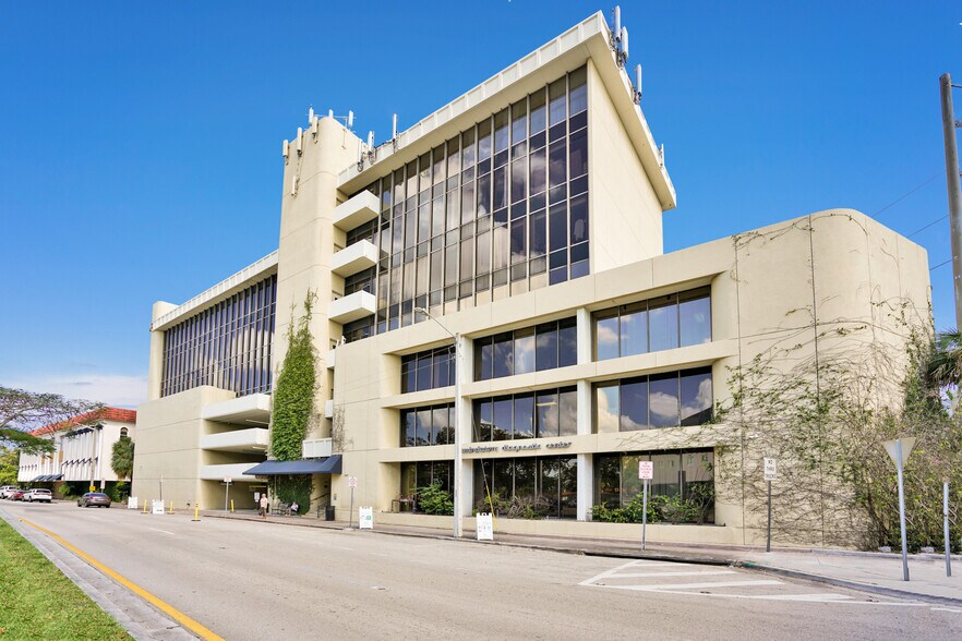 More Photos Of 747 Ponce de Leon Blvd, Coral Gables Medical For Lease