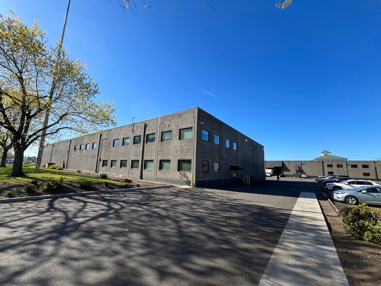 More Photos Of 18055 NE San Rafael St, Portland Industrial For Sale