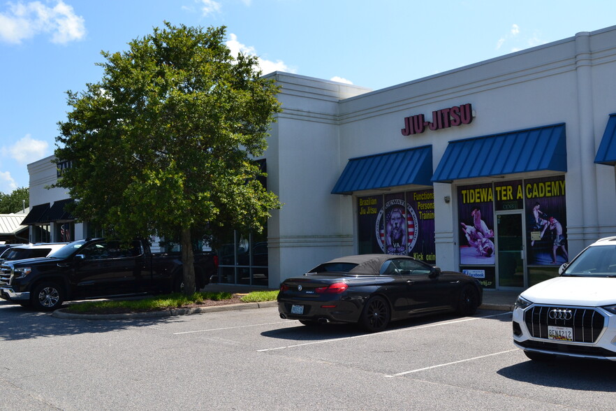 More Photos Of 2861-2865 Lynnhaven Dr, Virginia Beach Unknown For Lease