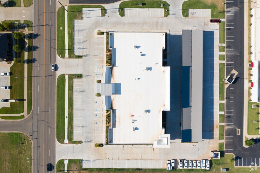 More Photos Of 3000 S Telephone Rd, Moore Office For Lease