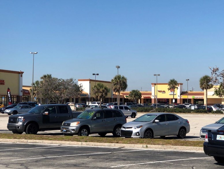 More Photos Of 959-991 E Eau Gallie Blvd, Melbourne Supermarket For Lease