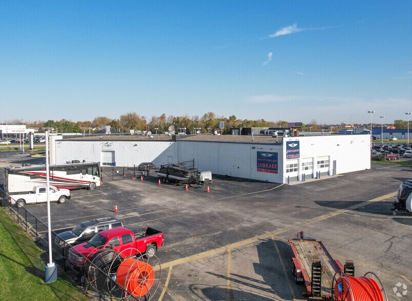 More Photos Of 5303 W Pike Plaza Rd, Indianapolis Auto Dealership For Lease