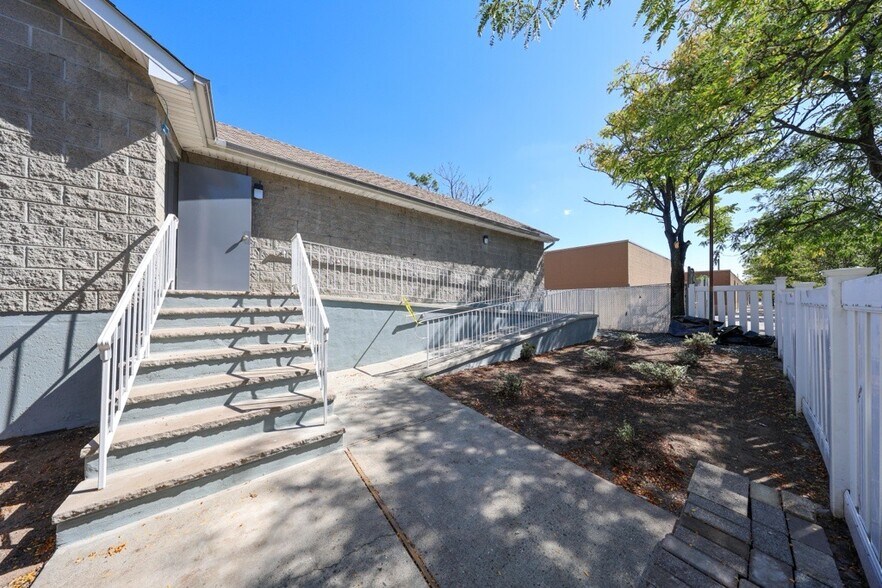 More Photos Of 472 Netherland Ave, Staten Island Healthcare For Sale