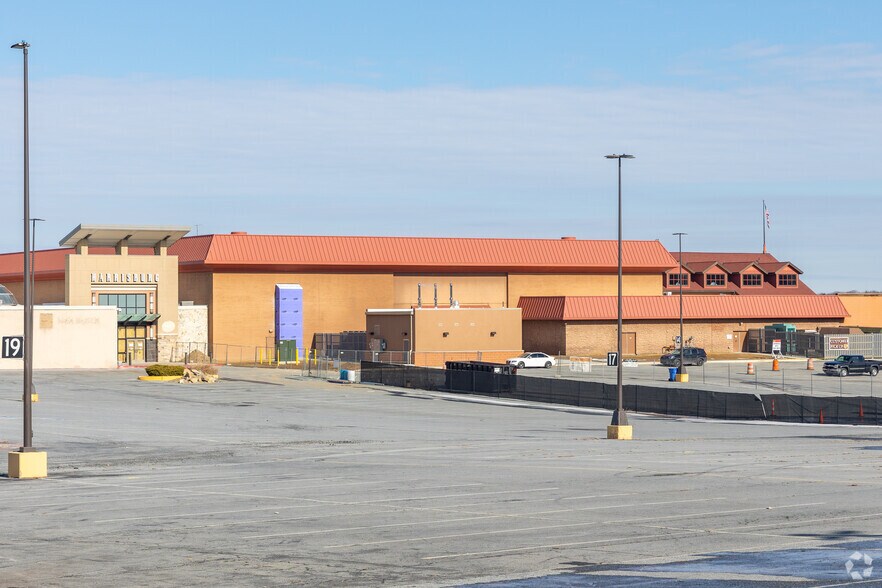 More Photos Of 3501 Paxton St, Harrisburg General Retail For Lease