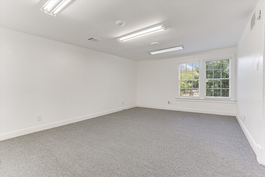 More Photos Of 1010 Rio Grande St, Austin Office For Lease