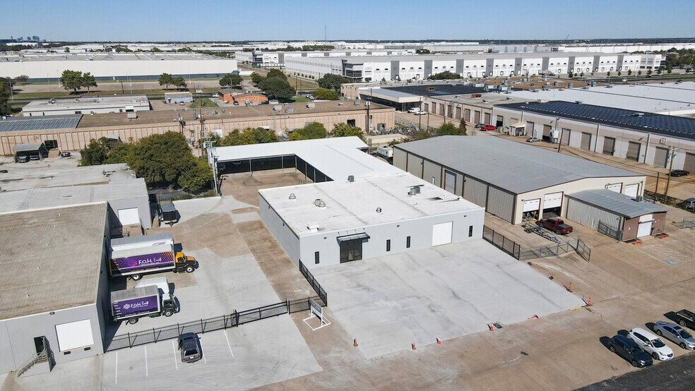 More Photos Of 1221 Barron Way, Fort Worth Distribution For Lease