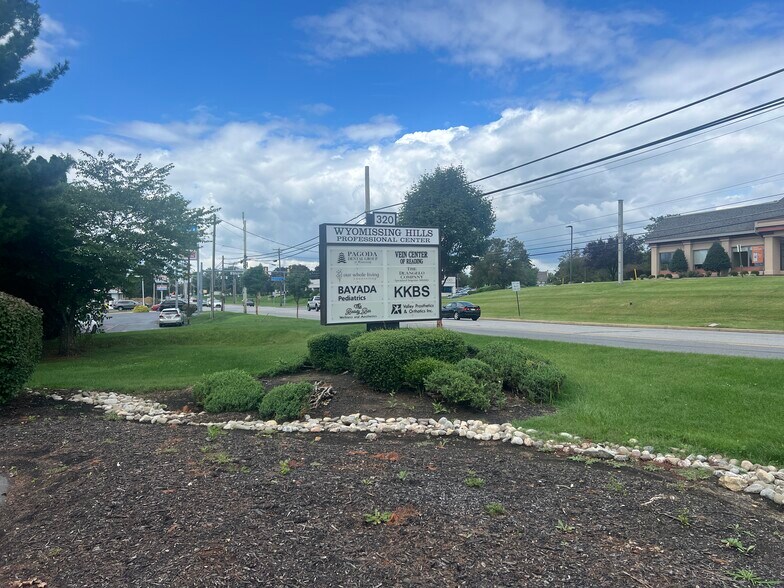 More Photos Of 320 Abington Dr, Wyomissing Medical For Lease