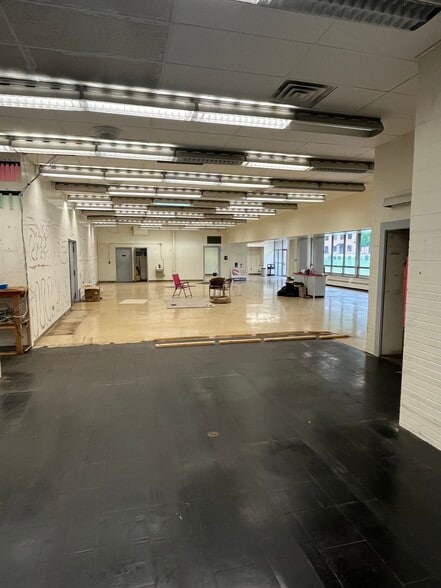 More Photos Of 520 E Bruceton Rd, Pittsburgh Freestanding For Lease