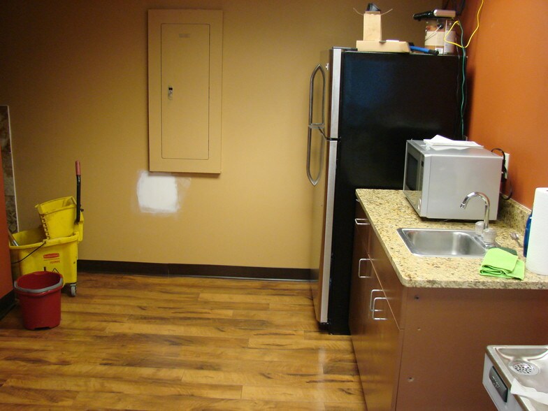 More Photos Of 220 Copper Ave NW, Albuquerque Office For Sale