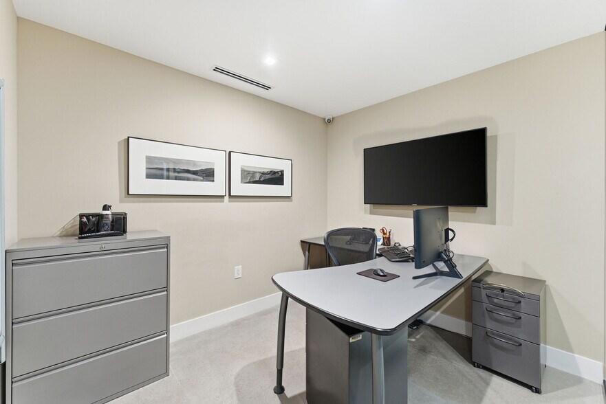 More Photos Of 45 Valencia Ave, Coral Gables Storefront Retail Office For Sale