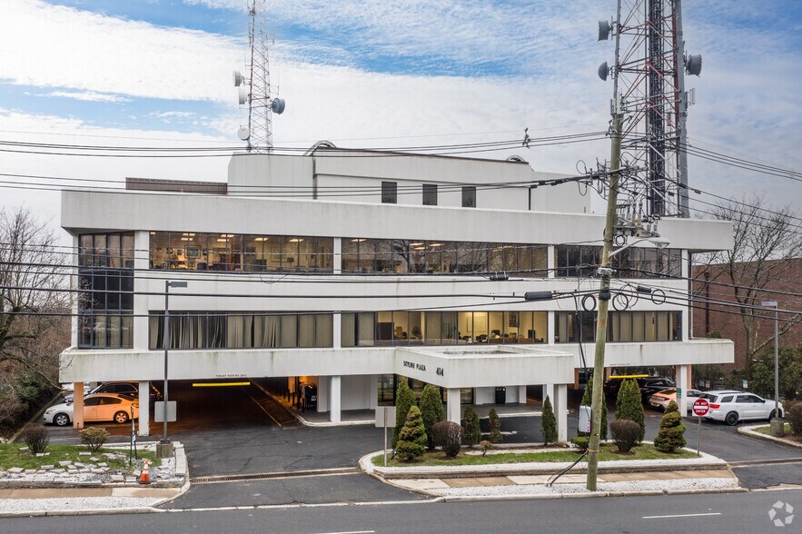 More Photos Of 414 Eagle Rock Ave, West Orange Office For Lease