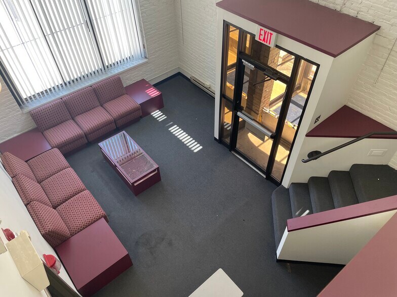 More Photos Of 423 N Campbell Ave, Springfield Manufacturing For Sale