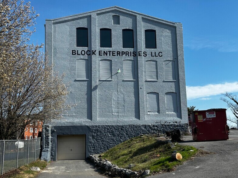 More Photos Of 133 S Burhans Blvd, Hagerstown Warehouse For Sale