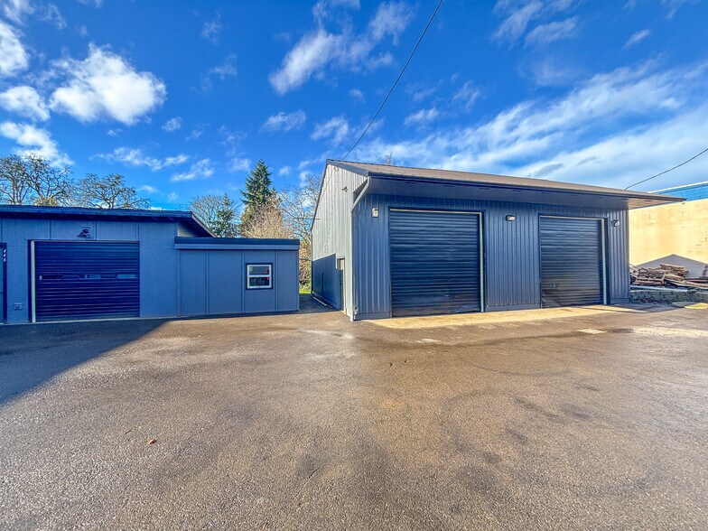 More Photos Of 446 McClaine St, Silverton Warehouse For Sale