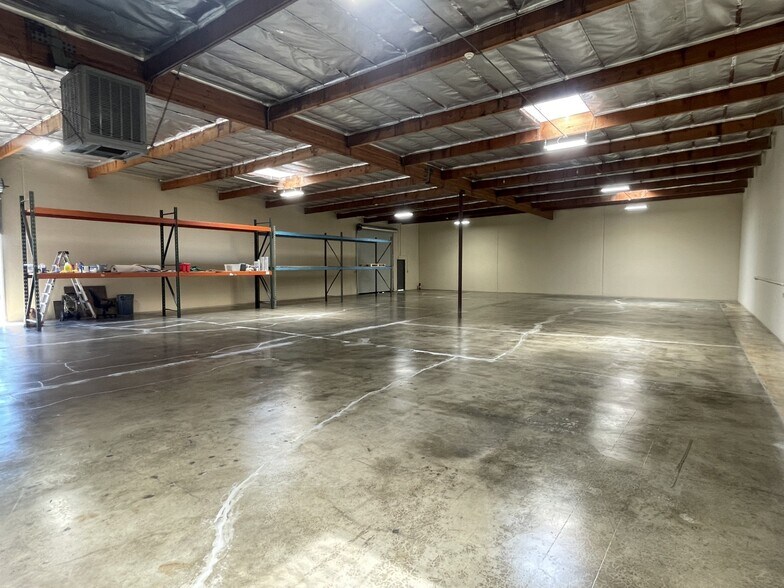 More Photos Of 5420 Brooks St, Montclair Warehouse For Lease
