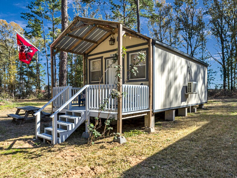 More Photos Of 11201 County Road 203, Plantersville Specialty For Sale