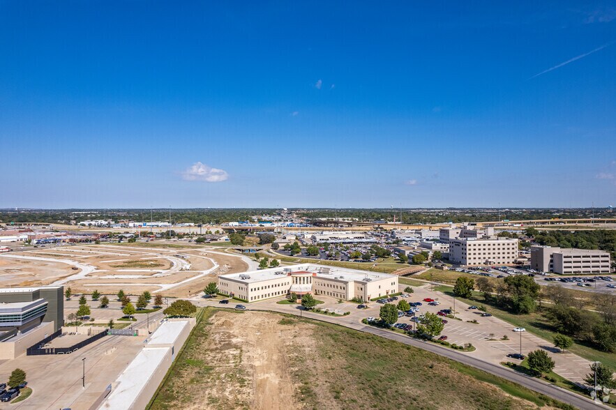 More Photos Of 4300 City Point Dr, North Richland Hills Medical For Lease