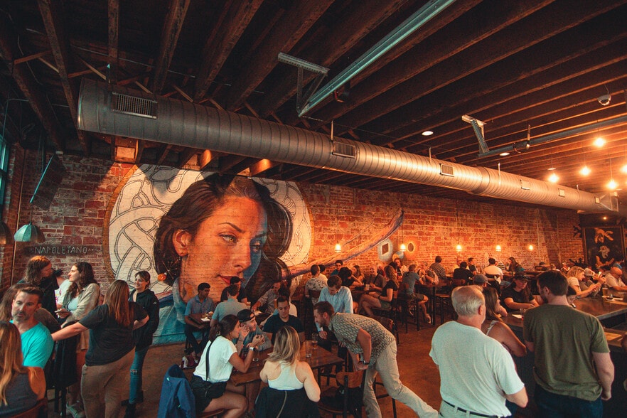 More Photos Of 1426 E 4th St, Charlotte Storefront For Lease