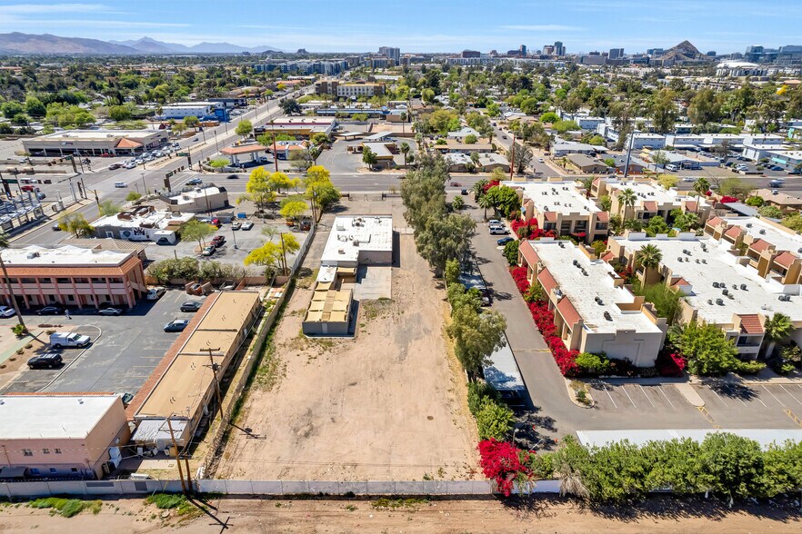 More Photos Of 1219 S McClintock Dr, Tempe Flex For Lease