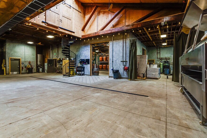 More Photos Of 50-60 E 11th Ave, Eugene Industrial For Sale