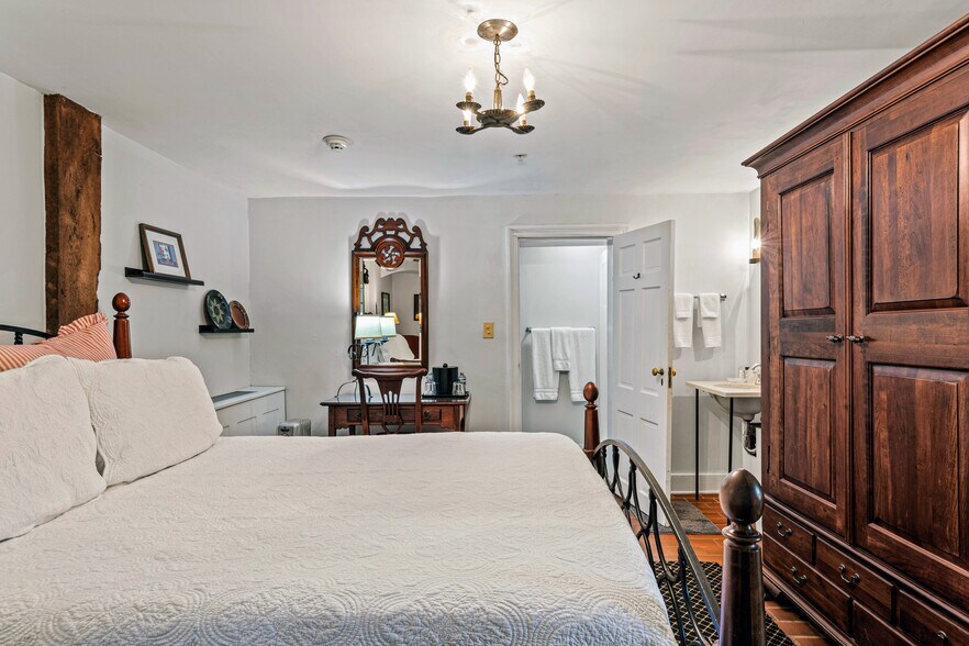 More Photos Of 803 S Main St, Winston-Salem Hospitality For Sale
