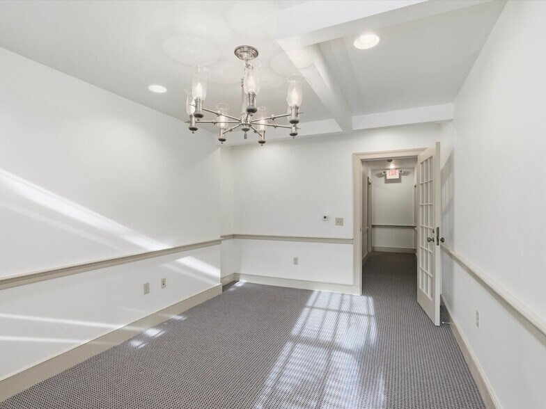 More Photos Of 121-123 E King St, Lancaster Office Residential For Sale